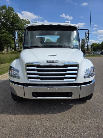 NEW 2025 FREIGHTLINER BUSINESS CLASS M2 106 PL CAB CHASSIS TRUCK #$vid