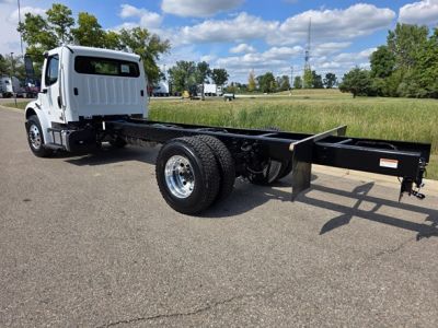 NEW 2025 FREIGHTLINER BUSINESS CLASS M2 106 PL CAB CHASSIS TRUCK #$vid