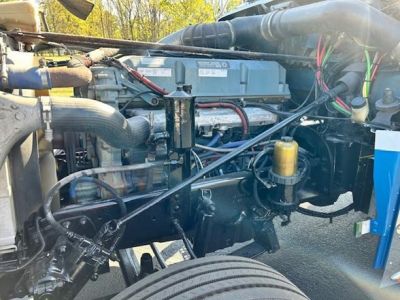 USED 2005 FREIGHTLINER FLD120 SLEEPER TRUCK #$vid