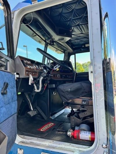 USED 2005 FREIGHTLINER FLD120 SLEEPER TRUCK #$vid