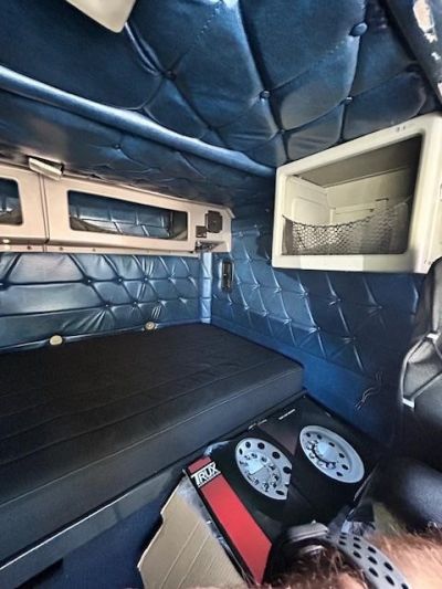 USED 2005 FREIGHTLINER FLD120 SLEEPER TRUCK #$vid