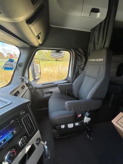 NEW 2026 FREIGHTLINER CASCADIA 126 SLEEPER TRUCK #$vid