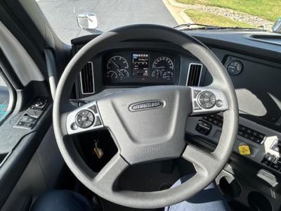 NEW 2026 FREIGHTLINER CASCADIA 126 SLEEPER TRUCK #$vid