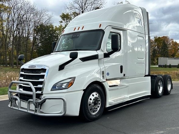 USED 2022 FREIGHTLINER CASCADIA 126 SLEEPER TRUCK #1479 USED 2022 FREIGHTLINER CASCADIA 126 SLEEPER TRUCK #1479