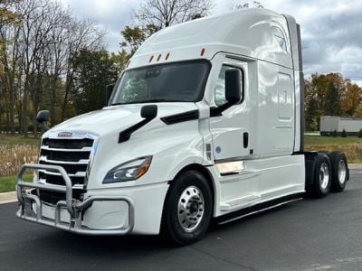 USED 2022 FREIGHTLINER CASCADIA 126 SLEEPER TRUCK #$vid