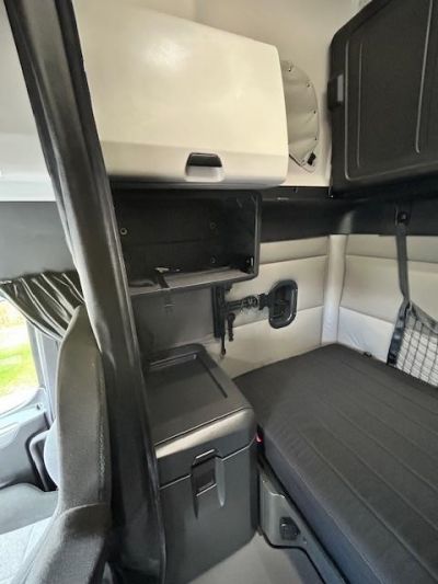 USED 2022 FREIGHTLINER CASCADIA 126 SLEEPER TRUCK #$vid