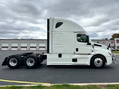 USED 2022 FREIGHTLINER CASCADIA 126 SLEEPER TRUCK #$vid