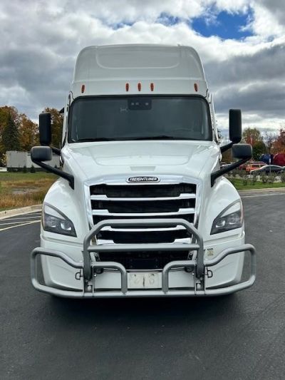 USED 2022 FREIGHTLINER CASCADIA 126 SLEEPER TRUCK #$vid