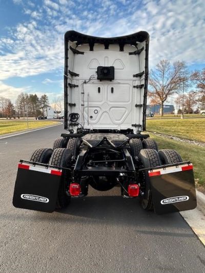 NEW 2026 FREIGHTLINER CASCADIA 126 SLEEPER TRUCK #$vid