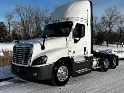 2019 FREIGHTLINER CASCADIA 125 Daycab #1486 2019 FREIGHTLINER CASCADIA 125 Daycab #1486