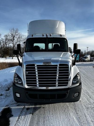 USED 2019 FREIGHTLINER CASCADIA 125 DAYCAB TRUCK #$vid
