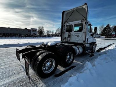 USED 2019 FREIGHTLINER CASCADIA 125 DAYCAB TRUCK #$vid