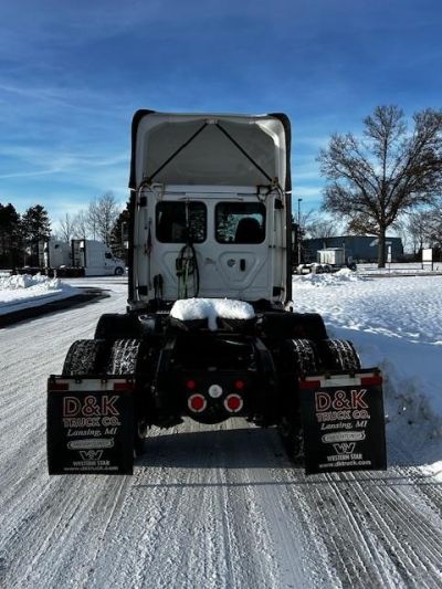 USED 2019 FREIGHTLINER CASCADIA 125 DAYCAB TRUCK #$vid
