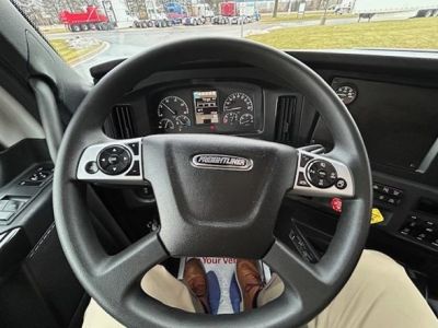 NEW 2026 FREIGHTLINER CASCADIA 126 SLEEPER TRUCK #$vid