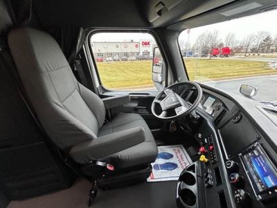 NEW 2026 FREIGHTLINER CASCADIA 126 SLEEPER TRUCK #$vid