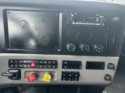 USED 2022 FREIGHTLINER CASCADIA 126 SLEEPER TRUCK #$vid