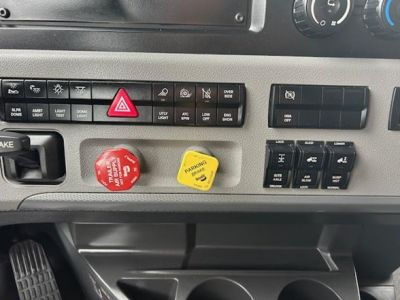 USED 2022 FREIGHTLINER CASCADIA 126 SLEEPER TRUCK #$vid