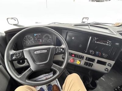 USED 2022 FREIGHTLINER CASCADIA 126 SLEEPER TRUCK #$vid