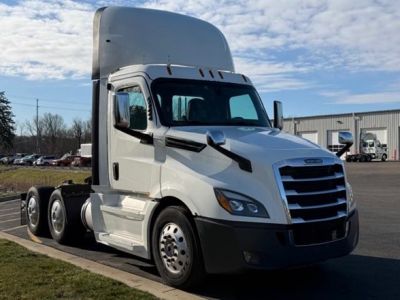 2020-freightliner-cascadia-126-daycab #1498