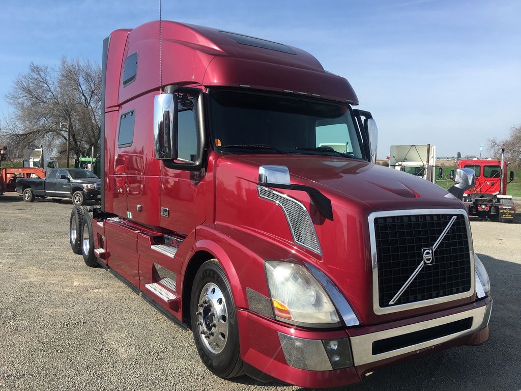 2013 VOLVO 780 SLEEPER FOR SALE 1282