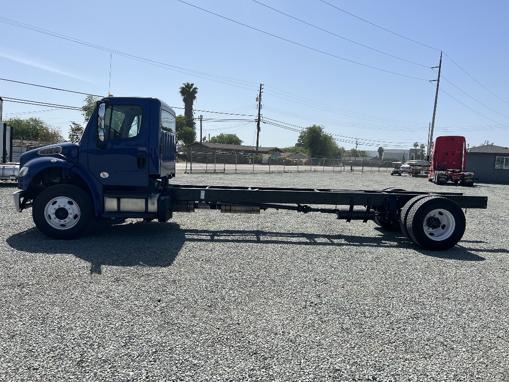 USED 2017 FREIGHTLINER M2106 CAB CHASSIS TRUCK #1935