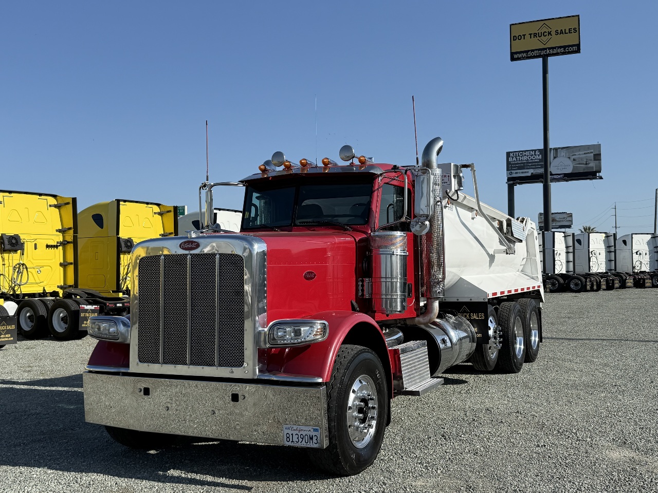 2015 PETERBILT 389 Dump Truck #1 2015 PETERBILT 389 Dump Truck #1