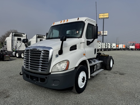 2014 FREIGHTLINER CASCADIA CA113DC Daycab #2327