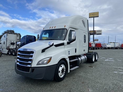 2019 FREIGHTLINER CASCADIA 126 Sleeper #2337