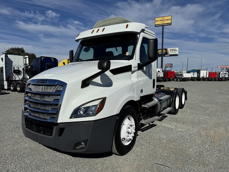 2020-freightliner-cascadia-daycab #2358
