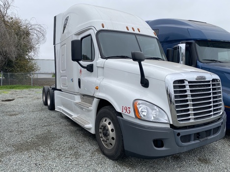 2019 FREIGHTLINER CASCADIA Sleeper #2361