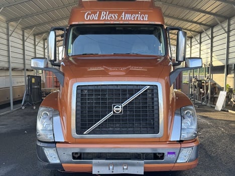 2017 VOLVO D13 Sleeper #2373 2017 VOLVO D13 Sleeper #2373