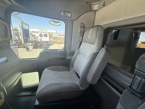 https://www.imanpro.net/pub/co/dot/photo/2399/TH_13.jpg?20260414194524
