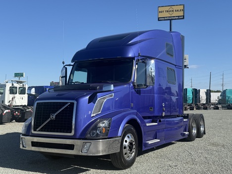 2016 VOLVO VNL780 Sleeper #2400
