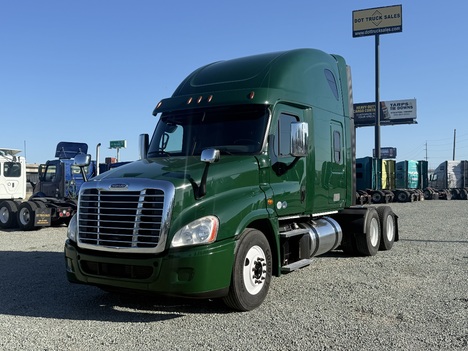 2019-freightliner-cascadia-ca125slp-sleeper #2403