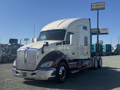 2020 KENWORTH T680 Sleeper #2407