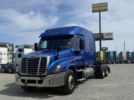 2020 FREIGHTLINER CASCADIA Sleeper #2410
