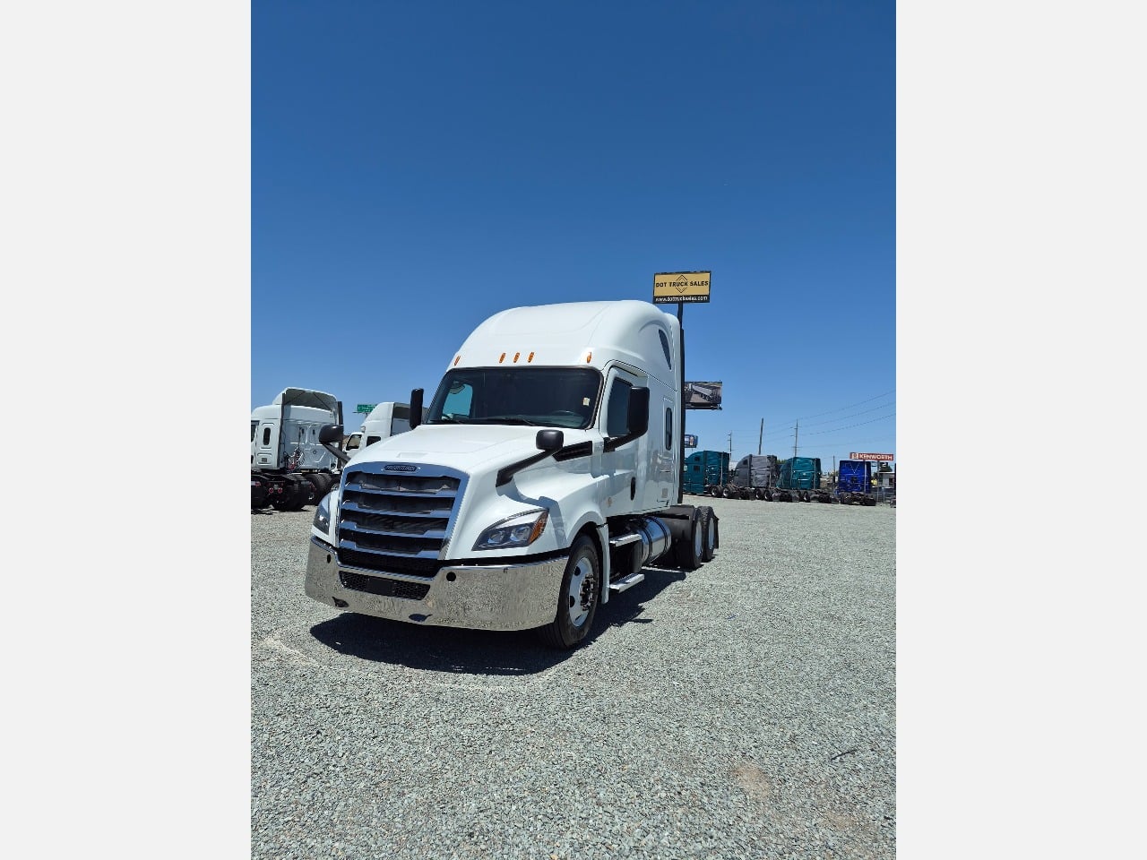 2020 FREIGHTLINER CASCADIA 126 Sleeper #1 2020 FREIGHTLINER CASCADIA 126 Sleeper #1