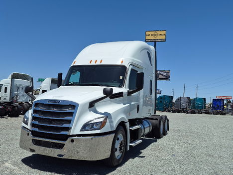 2020 FREIGHTLINER CASCADIA 126 Sleeper #2415
