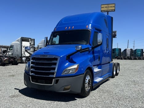 2020 FREIGHTLINER CASCADIA 126 Sleeper #2417 2020 FREIGHTLINER CASCADIA 126 Sleeper #2417