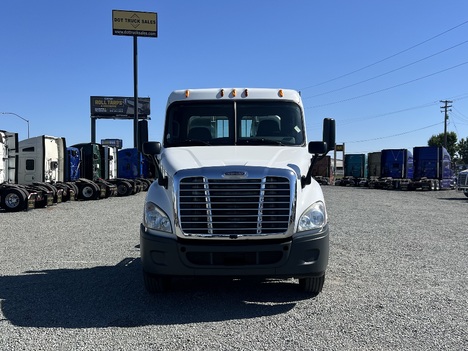 2014 FREIGHTLINER CASCADIA Single Axle Daycab #2422