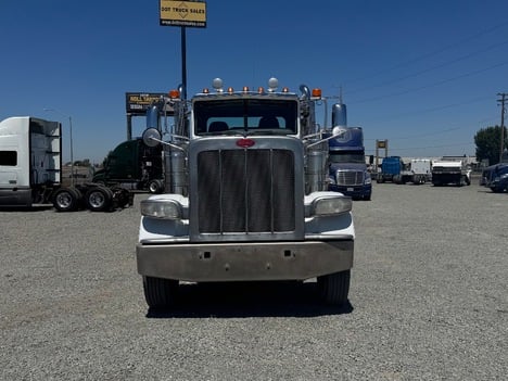 PETERBILT 389 Daycab #2428 PETERBILT 389 Daycab #2428