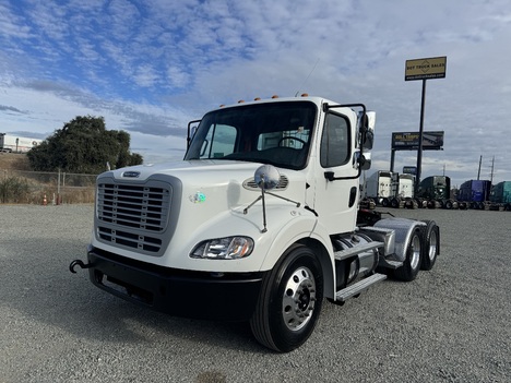 2016-freightliner-m2-112-daycab #2437
