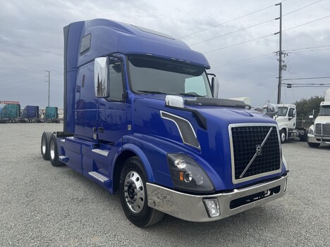 2016 VOLVO VNL780 Sleeper #2455