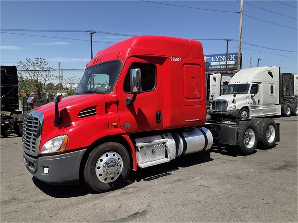 15 Freightliner Cascadia 125 Sleeper For Sale 1438