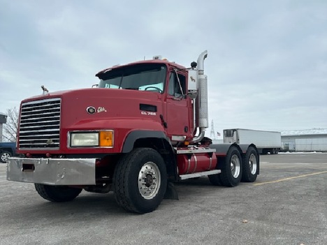 2001 MACK CL733 Tandem Axle Daycab #1274