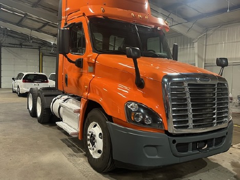 2016 FREIGHTLINER Cascadia Tandem Axle Daycab #1276