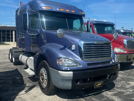 2014 FREIGHTLINER COLUMBIA 120 Tandem Axle Sleeper #1295