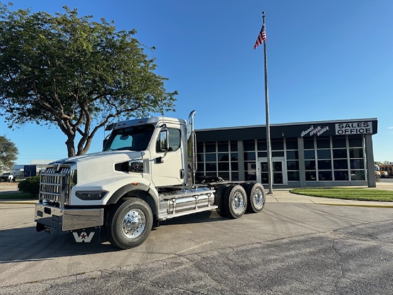 2027 WESTERN STAR 49X Tandem Axle Daycab #1 2027 WESTERN STAR 49X Tandem Axle Daycab #1