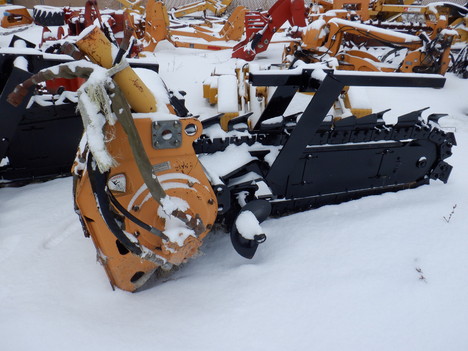 USED0CASEH939307460560TRENCHER #3437-1