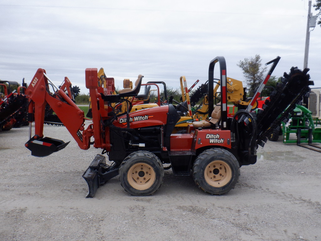 USED 2005 DITCH WITCH RT40 RIDE-ON TRENCHER EQUIPMENT #3618
